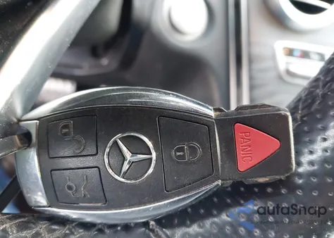 2015 Mercedes-Benz C 300 Sport 4Matic z USA, uszkodzony, nr VIN 55SWF4KB7FU025503